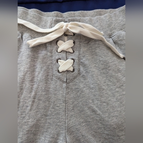 NWT Aerie Gray sweatpants loungewear cute bow detail with cuffed leg size small - Picture 4 of 8